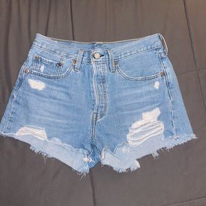 Levi’s Women’s 501 Original Shorts Size 27